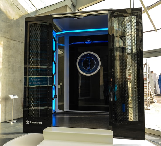 Kabinę systemu wind MULTI charakteryzyje estetyka i nowoczeny wygląd
